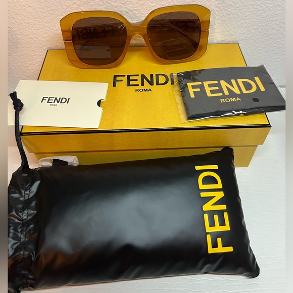 FENDI Sunglasses, NEW - Picture 5 of 9